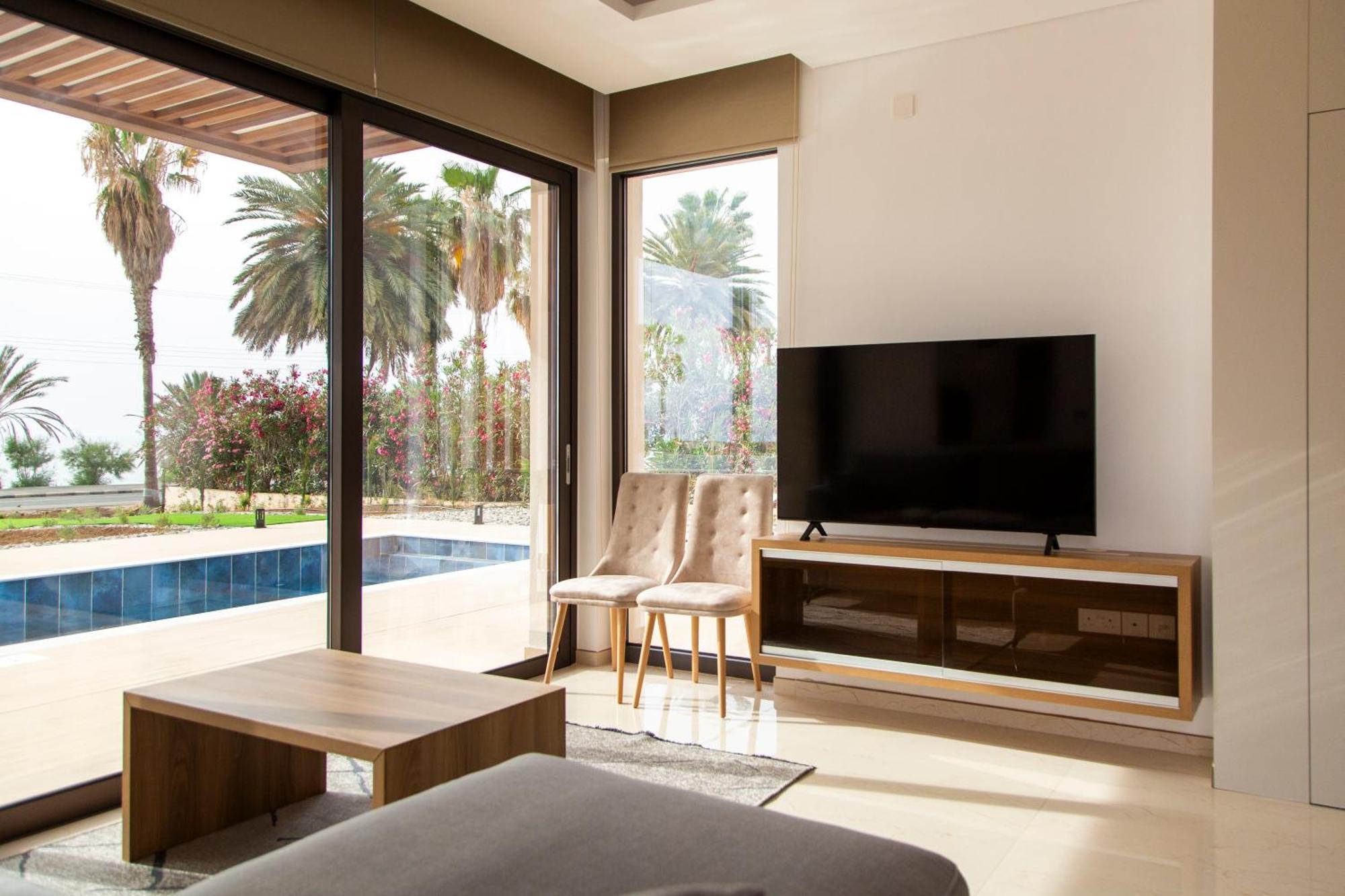 Santa Barbara Seafront Villas W Jacuzzi Pool Pafos Exterior foto