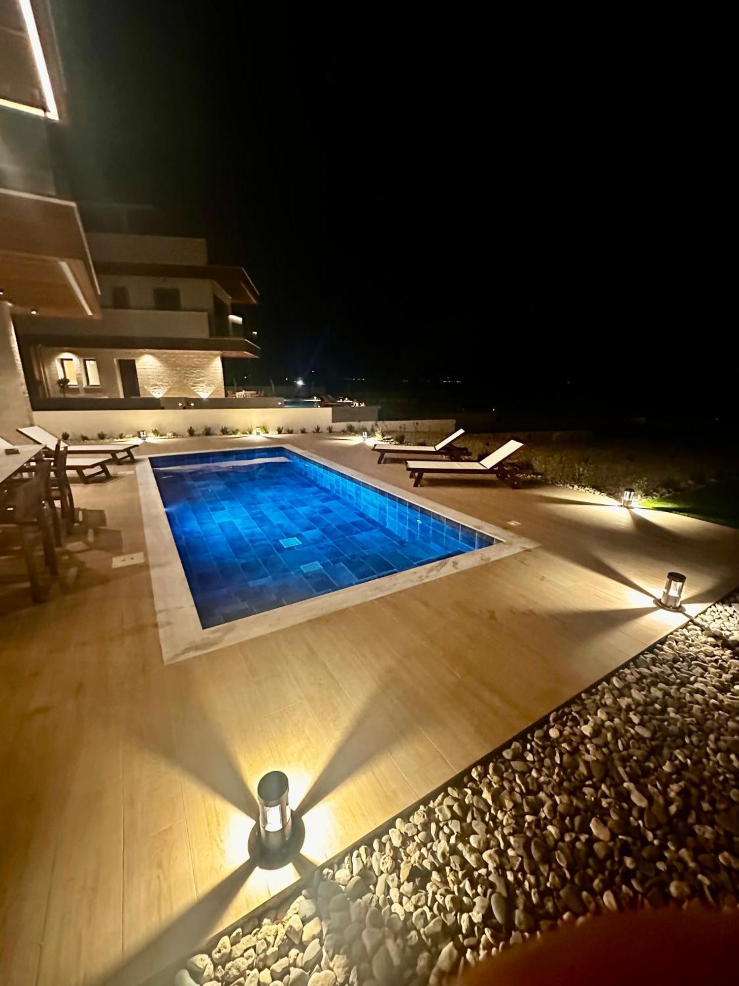 Santa Barbara Seafront Villas W Jacuzzi Pool Pafos Exterior foto