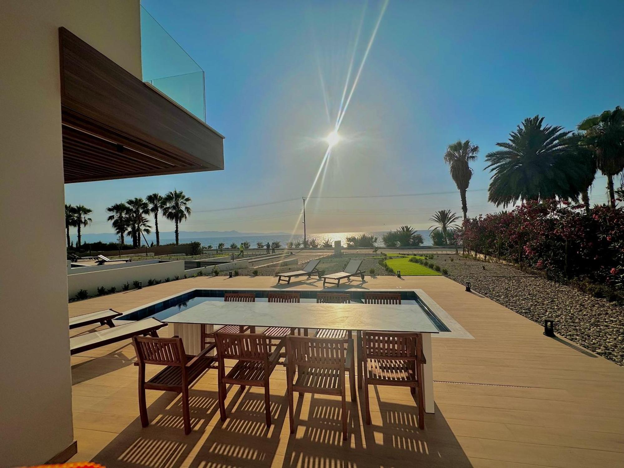 Santa Barbara Seafront Villas W Jacuzzi Pool Pafos Exterior foto