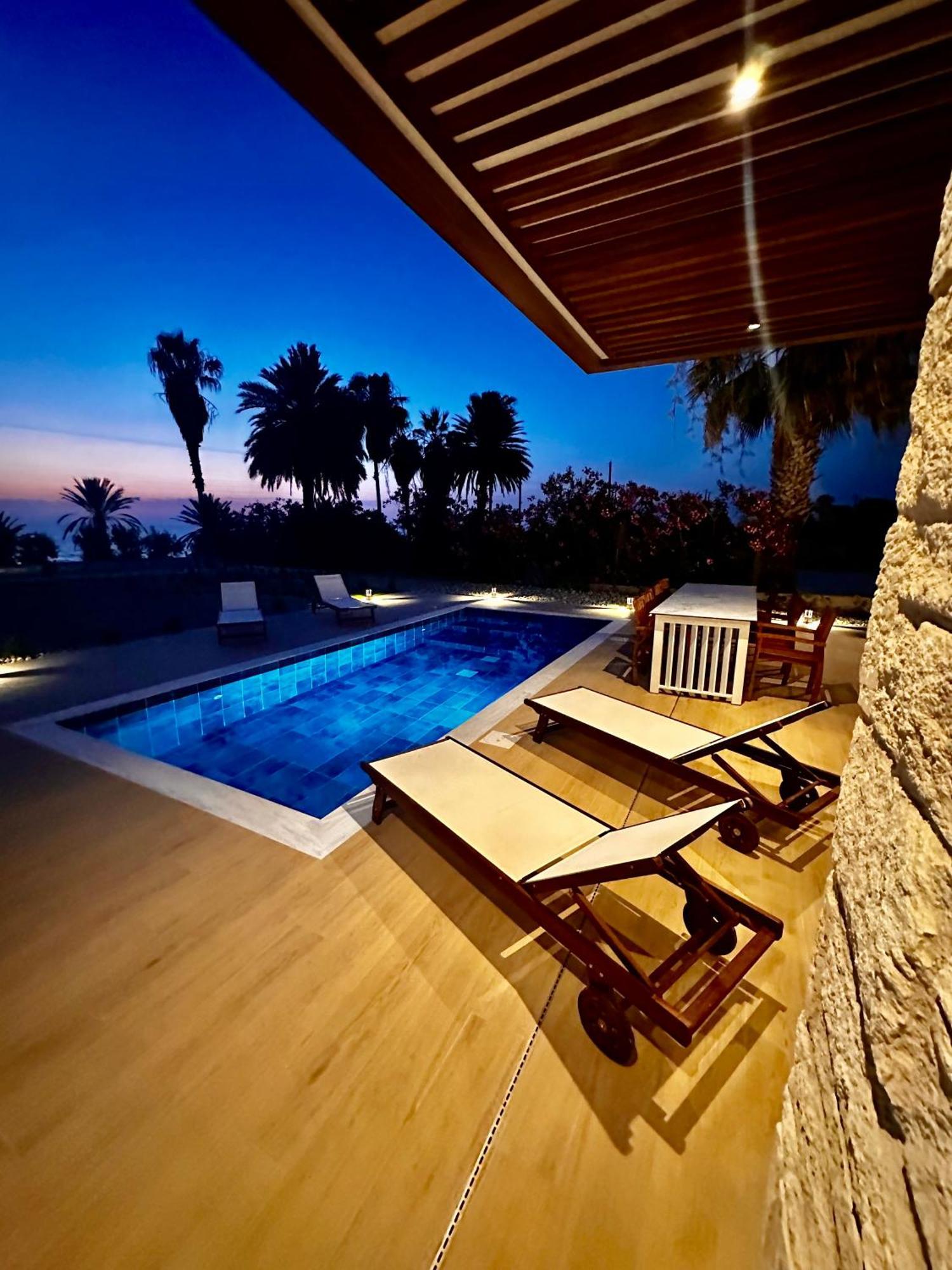 Santa Barbara Seafront Villas W Jacuzzi Pool Pafos Exterior foto